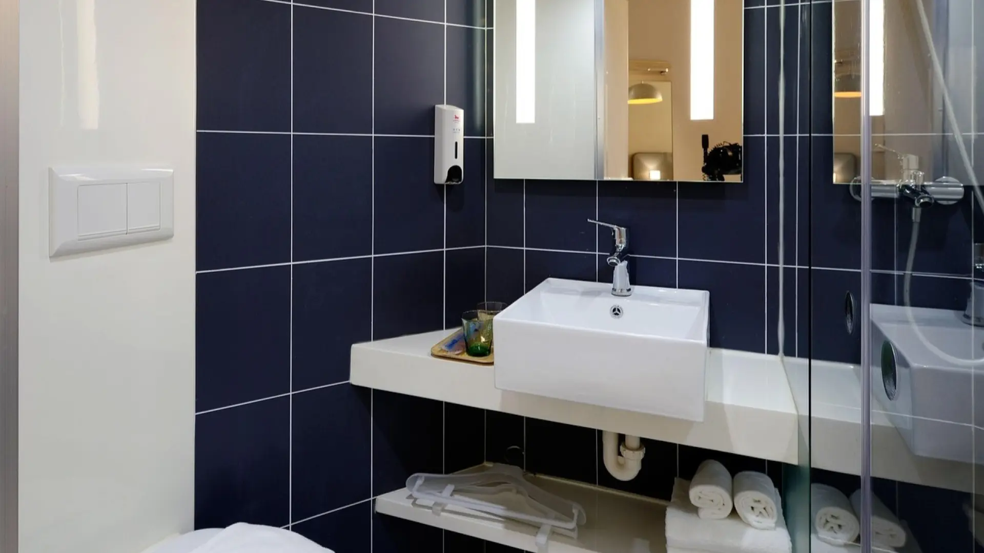 Estos son los productos que nunca deberías guardar en el cuarto de baño: "Es uno de los peores lugares"