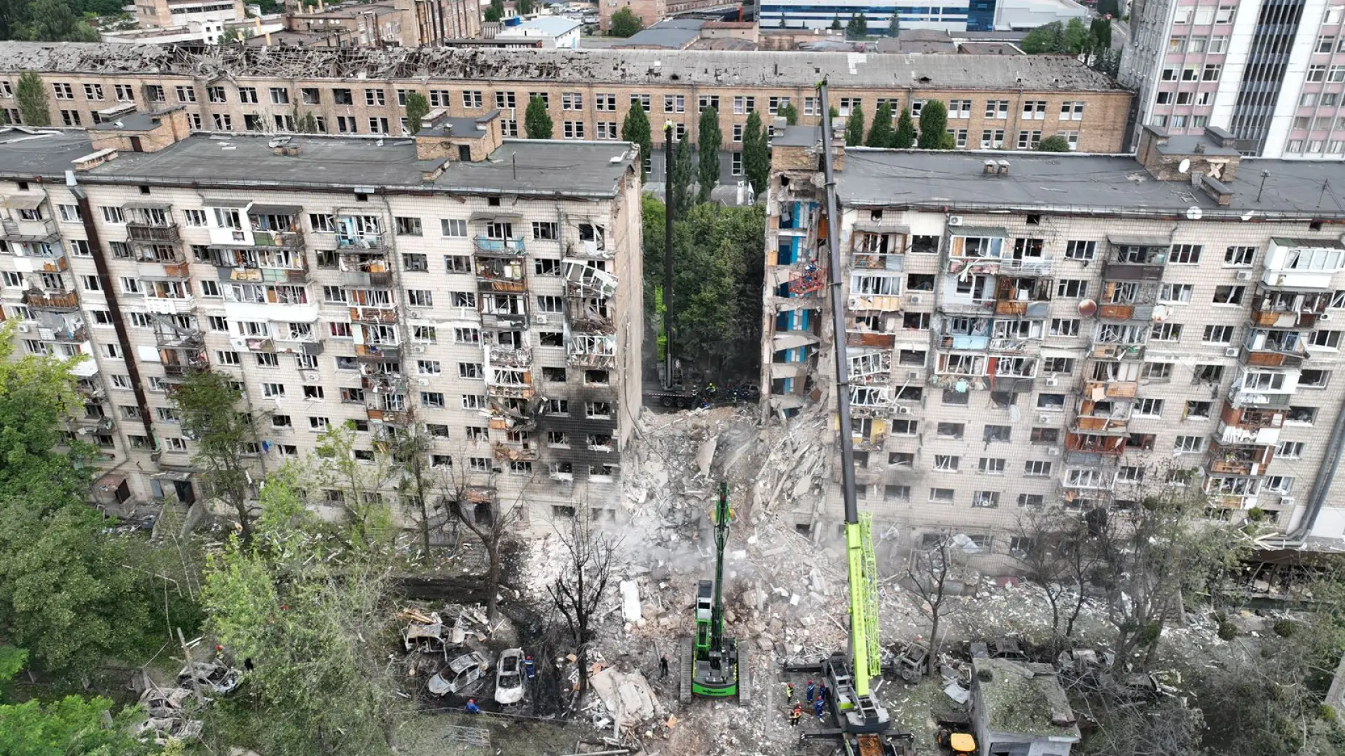 Al menos 13 muertos y más de 100 heridos en Kiev "en uno de los ataques rusos más terribles" desde el inicio de la guerra