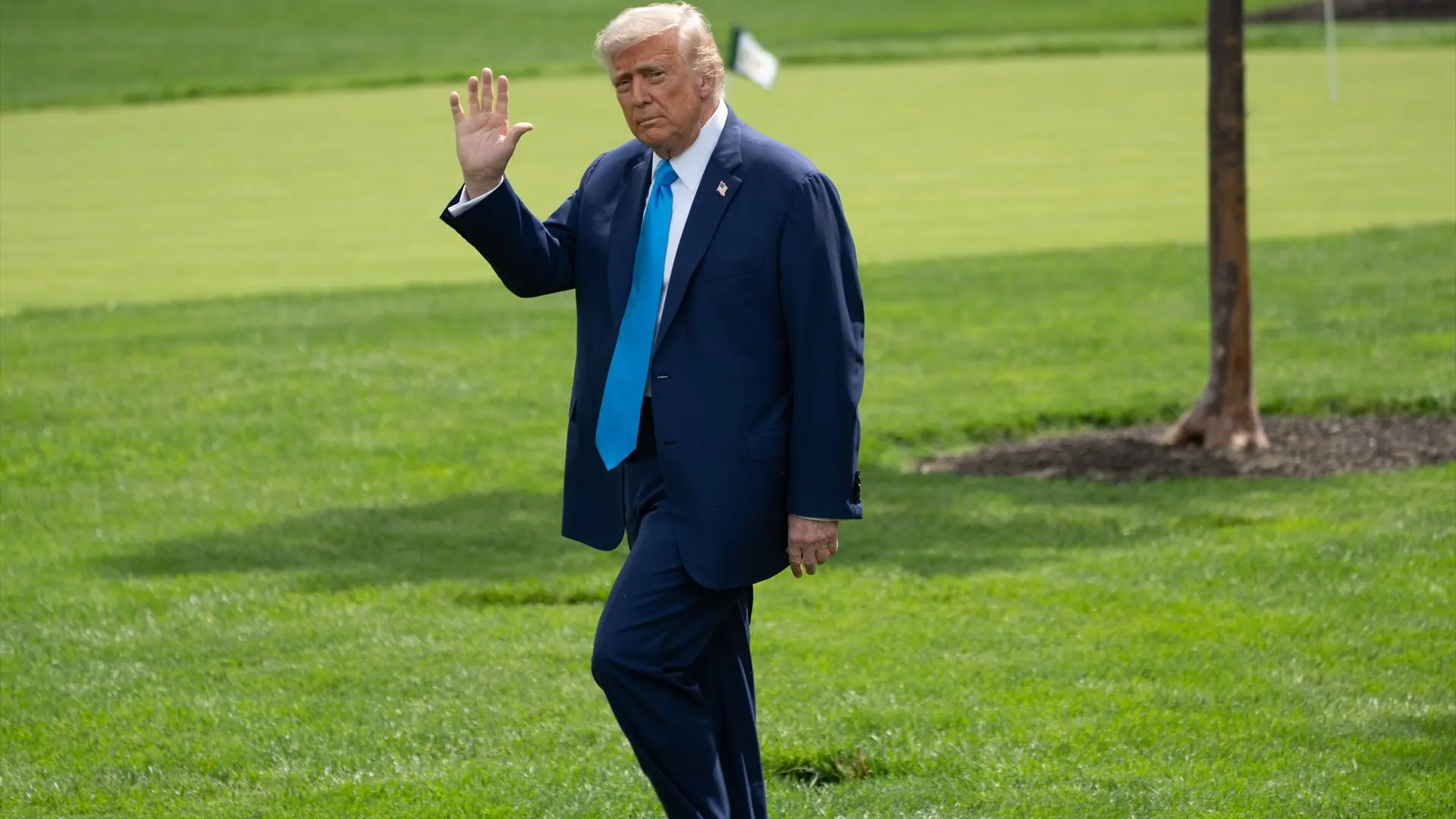 Trump ofrece ayuda "inmediata" a la India para las labores de rescate del accidente aéreo