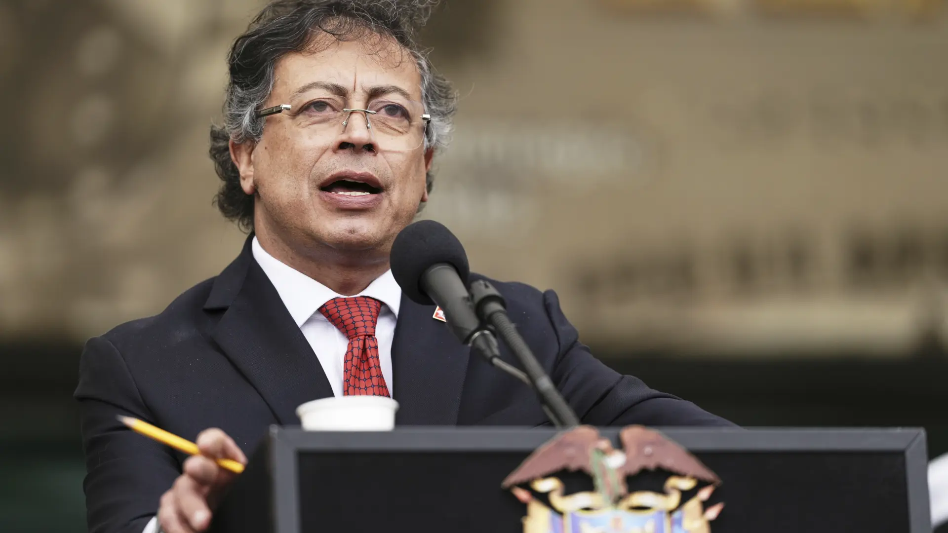 Petro asegura que la seguridad de Uribe fue "extrañamente" reducida el día de atentado