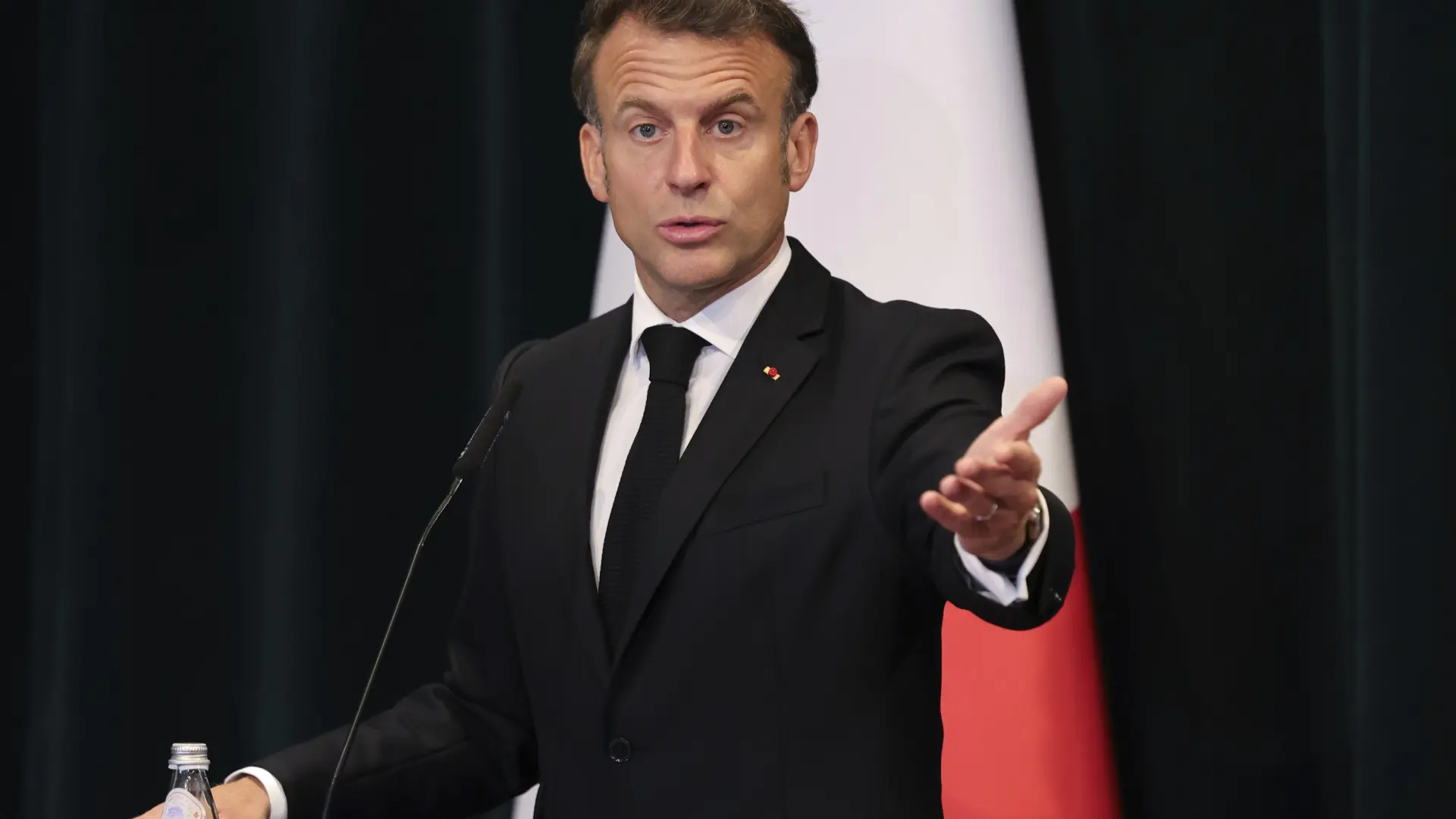 Macron quiere prohibir el acceso a las redes sociales a los menores de 15 años