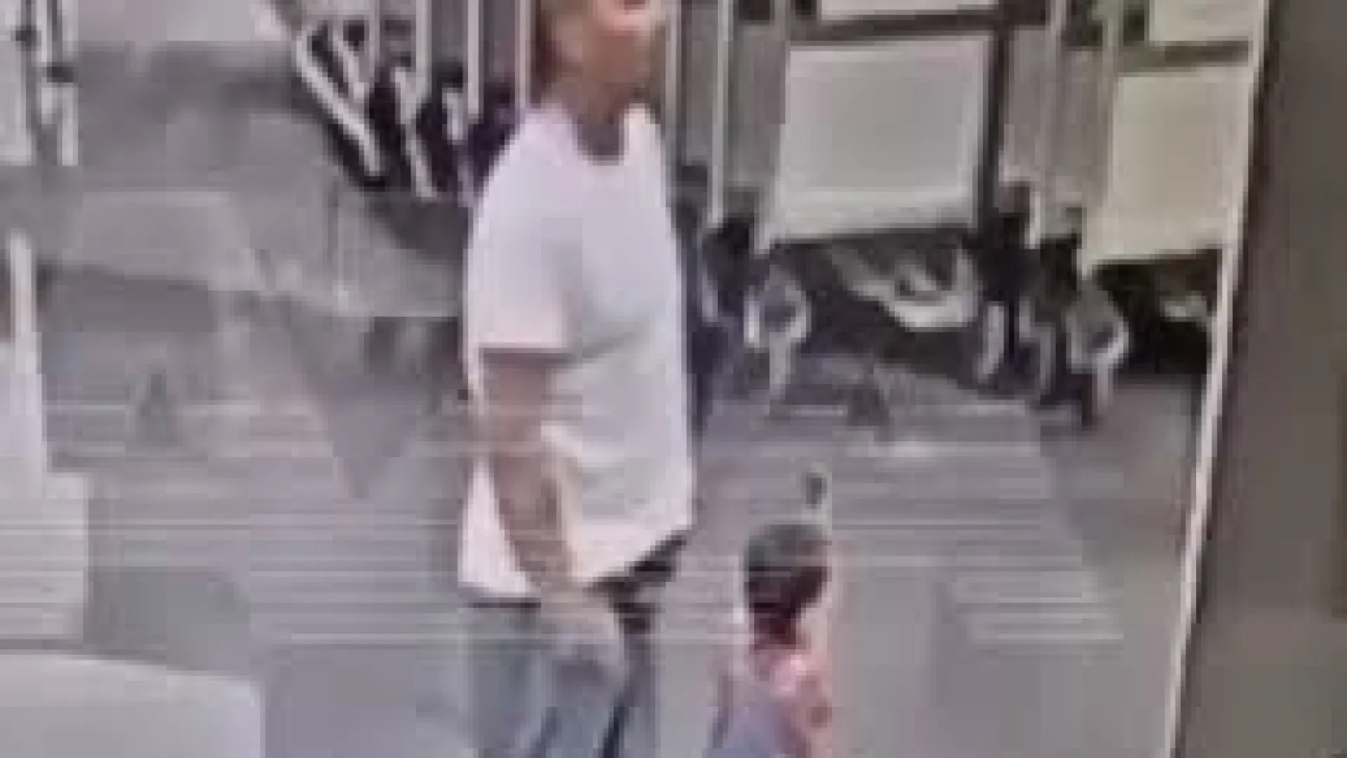 Un turista bielorruso deja en coma a un niño iraní tras golpearle contra el suelo en un aeropuerto de Moscú