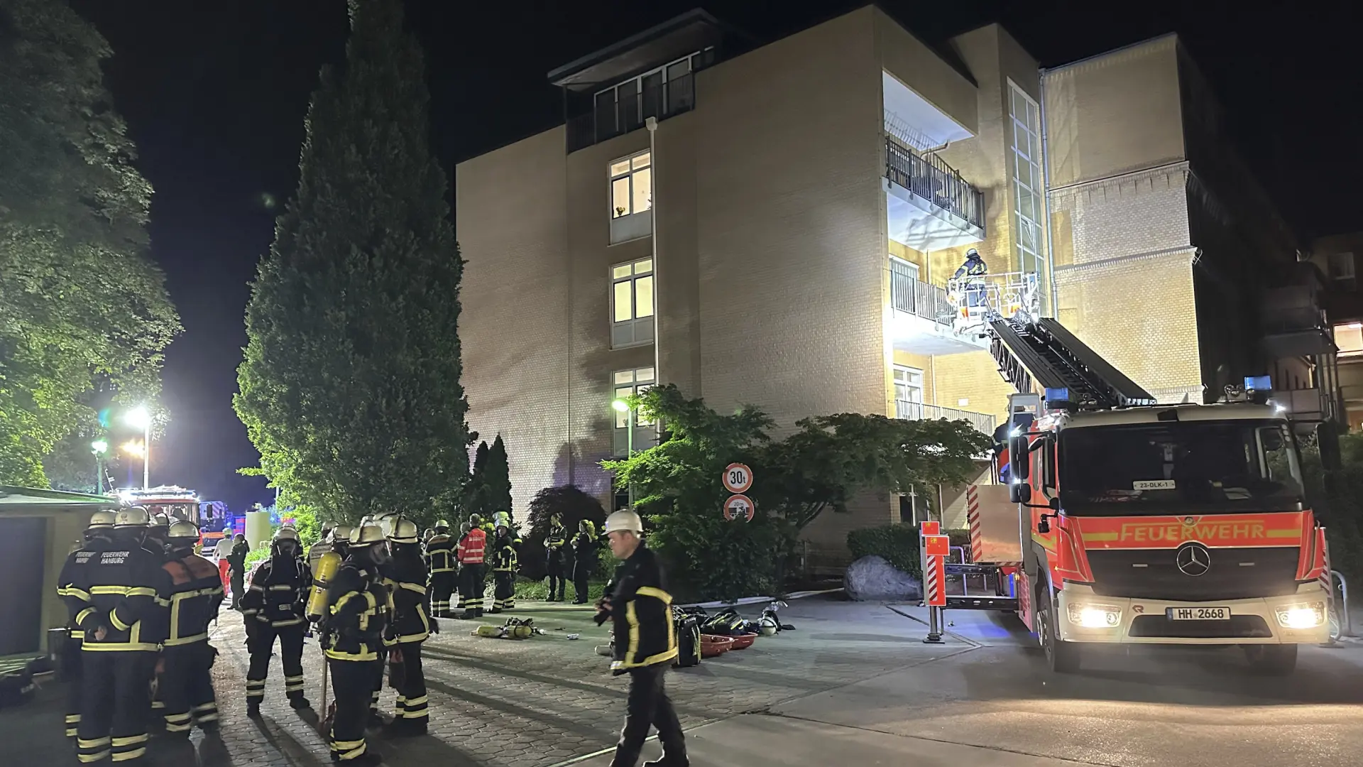 Tres muertos y más de 30 heridos en un incendio en un hospital de Hamburgo