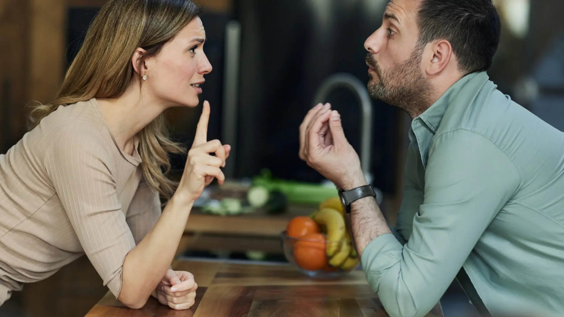 Así funciona el 'dry begging', una conducta que puede acabar con las relaciones de pareja: "No se puede leer la mente"