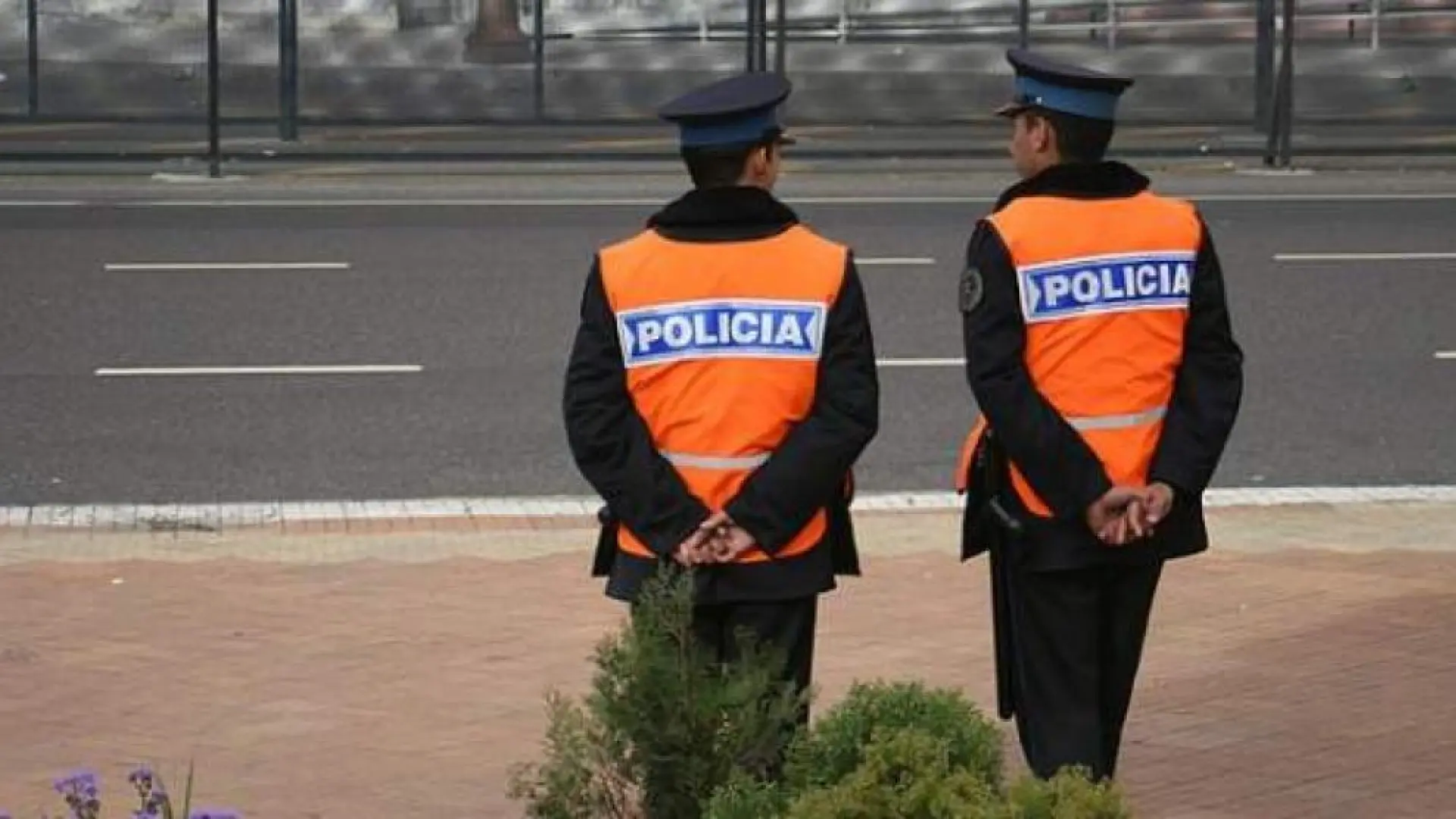 Un hombre de 71 años conoce a una mujer en Tinder y acaba apuñalado y con la casa incendiada en Argentina