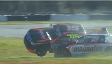 Estremecedor accidente de Agustín Martínez en el TC Pick Up: doce vuelcos, chapas volando y volver a nacer del hijo del Gurí