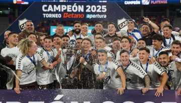 Platense viajó a Santiago decidido a ser campeón, se comió a otro grande y consiguió lejos de su casa lo que nunca había logrado en 120 años