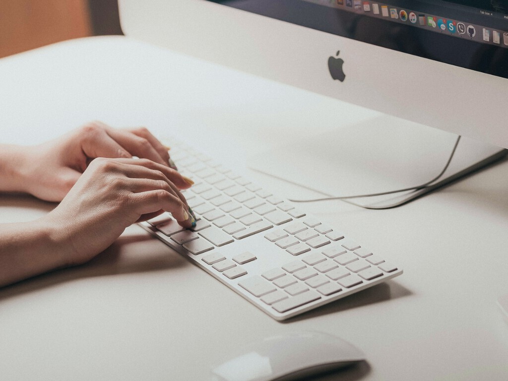 Apple envió un correo electrónico a las siete de la mañana preguntando sobre el teletrabajo. El personal se lo tomó regular 