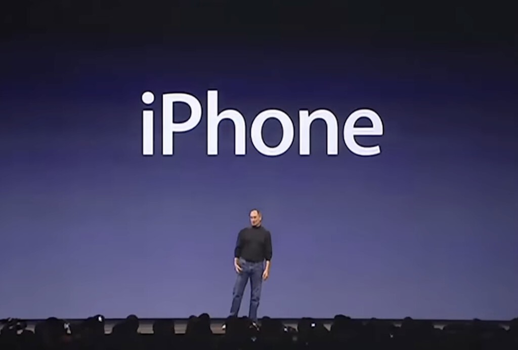 El gran secreto del primer iPhone: Steve Jobs lo lanzó sabiendo que era ilegal y forzó una negociación millonaria en la sombra 