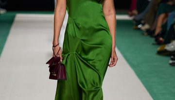 Parece de pasarela, pero está en las rebajas de Zara: el vestido por menos de 30 euros con el que sueñan las invitadas elegantes