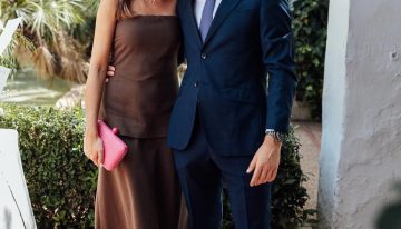 Un diez para la invitada que con un vestido de rebajas de Zara y una original pamela se convirtió en la más elegante en esta boda de mañana