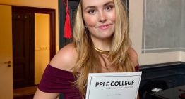 El elegante look de graduación de Amalia de Holanda con un vestido midi que nos recuerda a la princesa Leonor