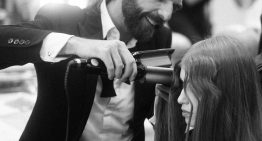 John Nollet, peluquero: «Si tienes el pelo largo, recomiendo un corte al año, para melenas medias, dos veces al año y para rizos, tres veces al año»