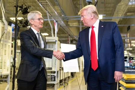 Tim Cook Y Trump