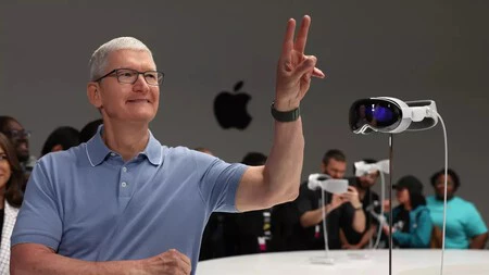 tim cook apple vision pro