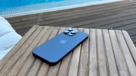 Iphone En Piscina