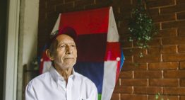 La original respuesta del «Señor del Papagayo» a los artistas que invitaron a las urnas electorales