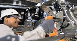 Clúster automotriz de Querétaro debe mantener visión regional en la industria: Raúl Lizarriturri