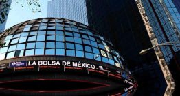 BMV cae en primera jornada de la semana; acciones de Quálitas bajan casi 9%