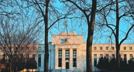 Goolsbee de la Fed advierte que nuevos anuncios arancelarios pueden retrasar la bajada de tasas