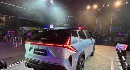 Geely va por mercado de las SUV medianas