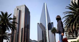Bolsa mexicana perfila tercera jornada consecutiva con pérdidas; Alsea lidera las caídas