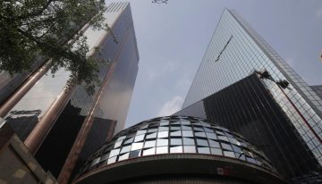 BMV cierra con pérdidas por tercera jornada consecutiva; Banregio lidera las caídas
