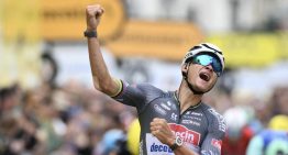 Van der Poel gana la segunda etapa y es nuevo líder del Tour de Francia