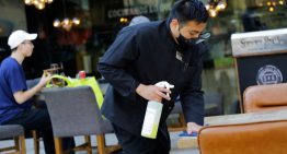Servicios cayeron 0.4% mensual; su mayor contracción en lo que va del año