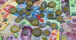 Peso mexicano se aprecia levemente contra el dólar tras minutas del Banco de México