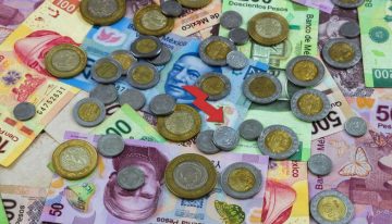 Peso mexicano se aprecia levemente contra el dólar tras minutas del Banco de México