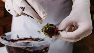 Cómo preparar las fresas Dubái y por qué son el postre más deseado
