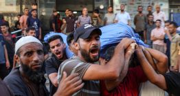 Estampida en centro de ayuda en Gaza deja 20 muertos; acusan a hombres armados