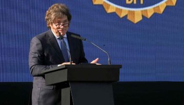 El Gobierno argentino anuncia la privatización de la empresa pública de agua