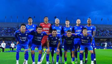 Cruz Azul golea en primer triunfo oficial de la era Larcamón