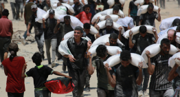 Israel anuncia pausa parcial de los combates en Gaza y los primeros camiones con ayuda cruzan la frontera