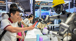 Robots humanoides encarnan la ambición de China en la carrera por el desarrollo de la IA