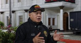 “Solo siete tienen antecedentes graves”: Cabello sobre delitos de venezolanos excarcelados del Cecot
