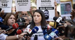 Un Mundo Sin Mordaza exigió cese del hostigamiento del Cicpc en la casa de Andreína Baduel (Fotos)