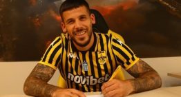 El futbolista español Carles Pérez recibió seis puntos de sutura tras sufrir la mordedura de un perro en sus genitales