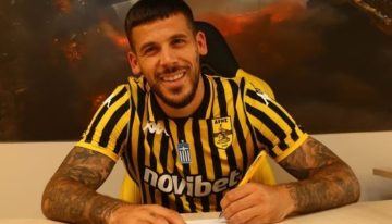 El futbolista español Carles Pérez recibió seis puntos de sutura tras sufrir la mordedura de un perro en sus genitales
