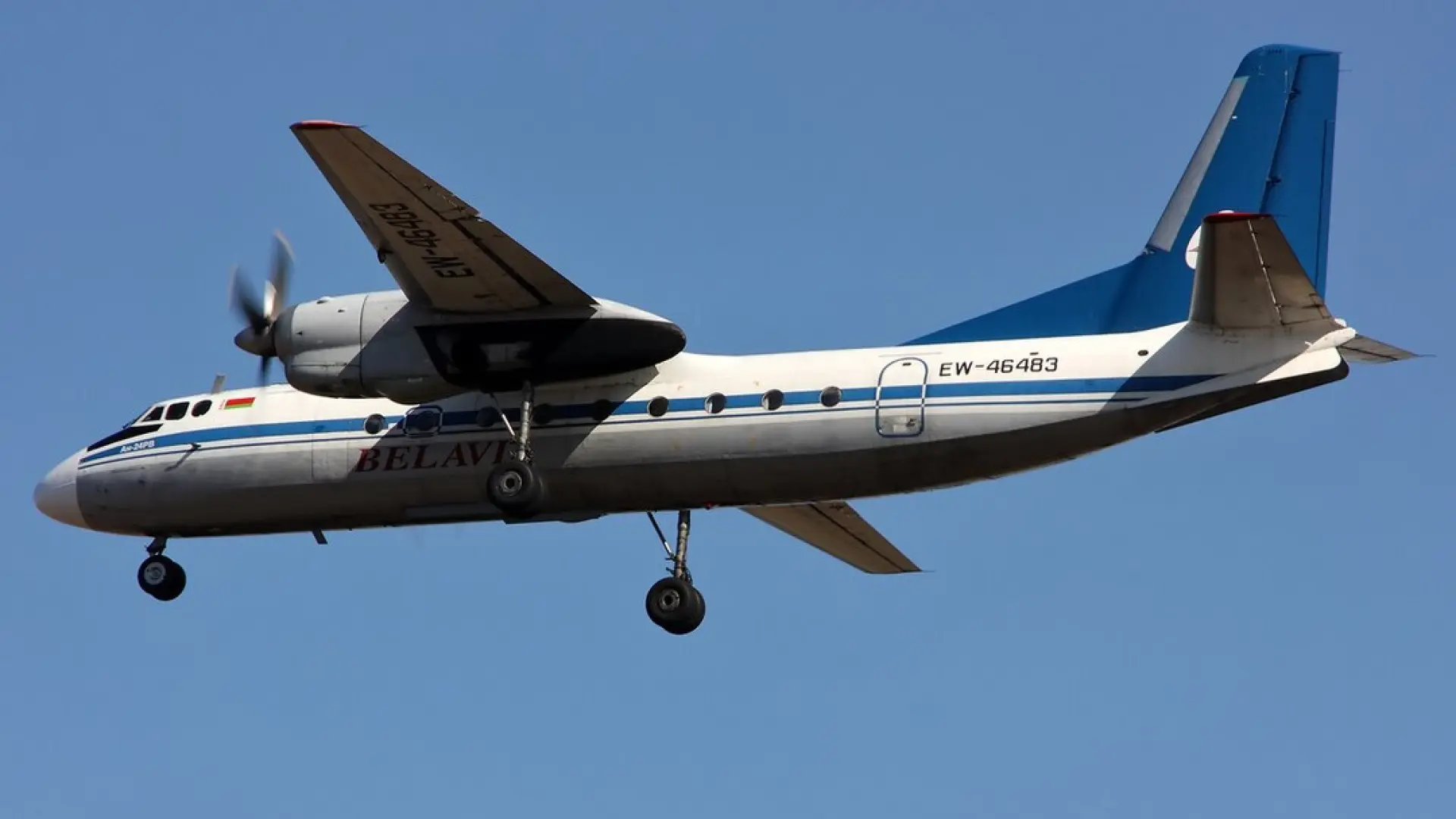 Un avión An-24 con 49 personas a bordo se estrella en Rusia cerca de la frontera china