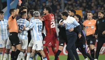 Leve sanción para Gustavo Costas tras su ataque de furia por el penal agónico en Racing vs Barracas Central: multa y qué curso deberá realizar
