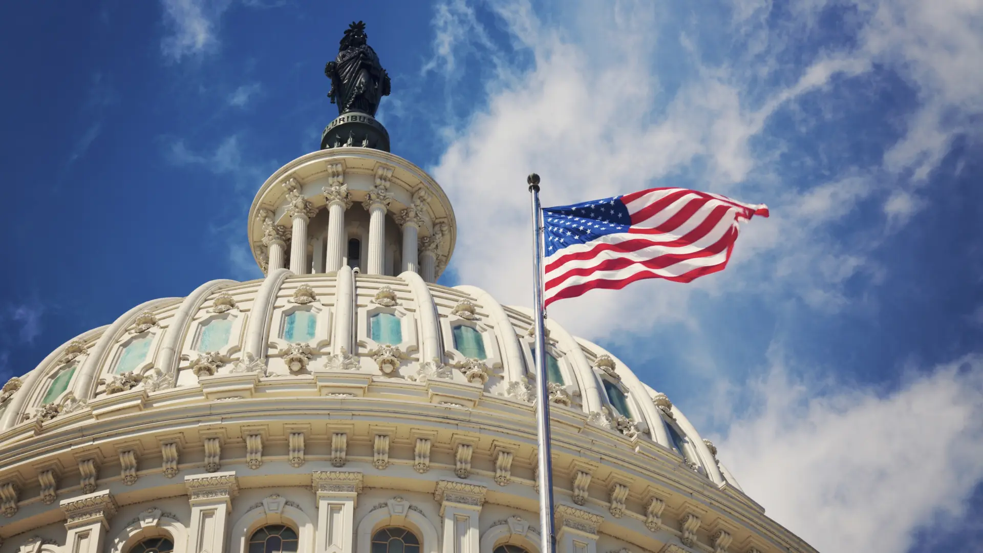 El Senado de Estados Unidos aprueba el plan fiscal de Trump y lo devuelve a la Cámara Baja para el voto final