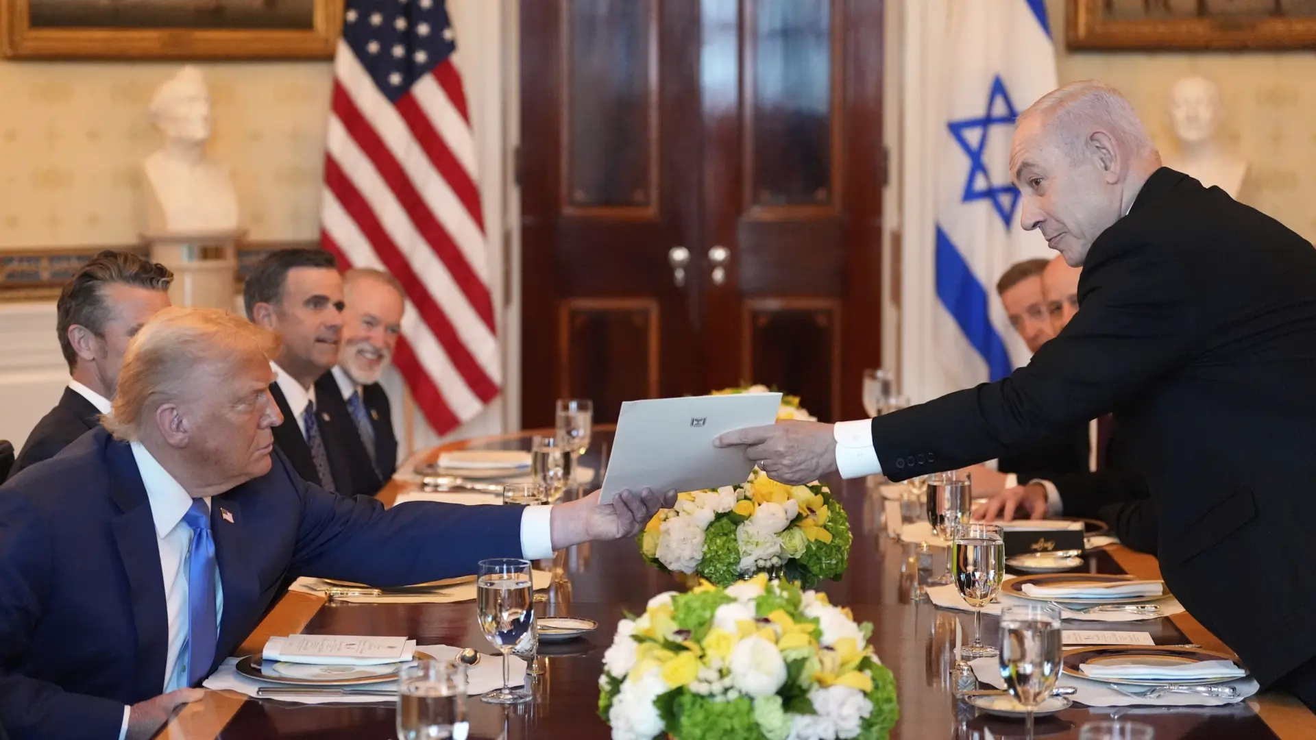 Trump cena con Netanyahu en la Casa Blanca para discutir una tregua de 60 días en Gaza