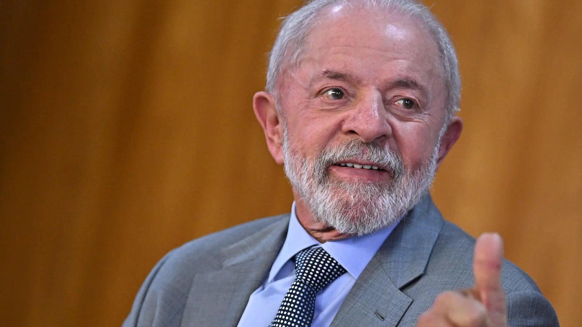 Brasil, "indignado" por los aranceles, avisa a EEUU que desde mayo espera una respuesta para negociar