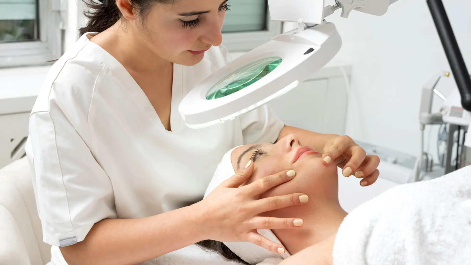 Qué es la psicodermatología y cómo los problemas psicológicos pueden manifestarse en la piel