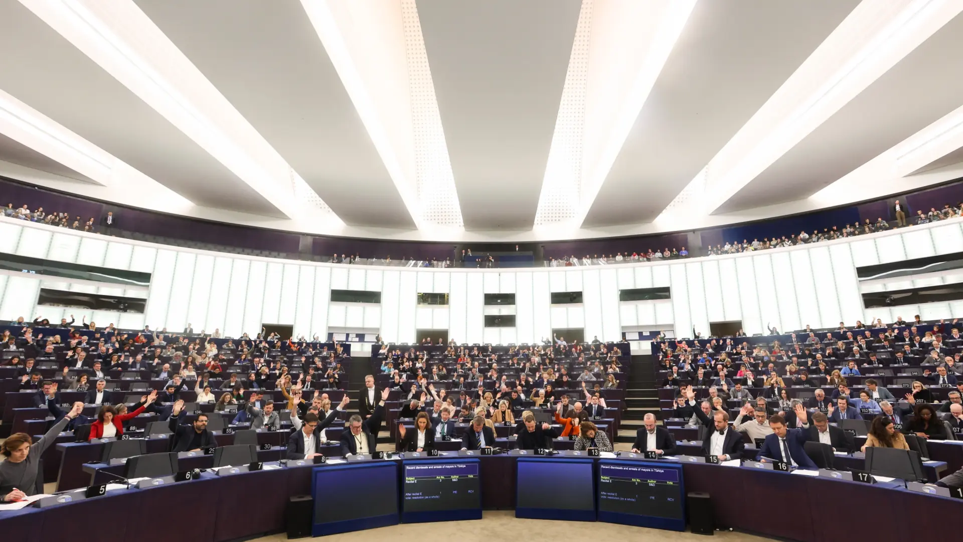 La Eurocámara sacará a Gibraltar y Panamá de la lista de jurisdicciones con riesgo de blanqueo de capitales e incluirá a Venezuela