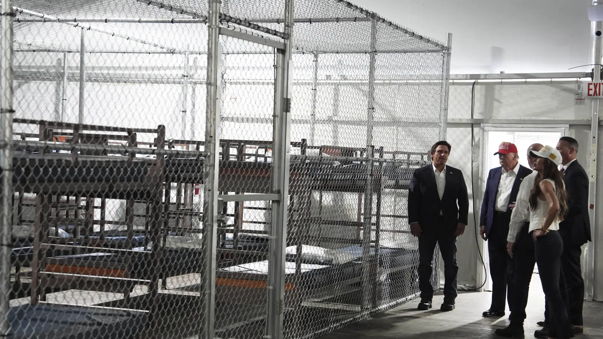 EEUU comienza a deportar a migrantes con vuelos desde 'Alligator Alcatraz' en Florida