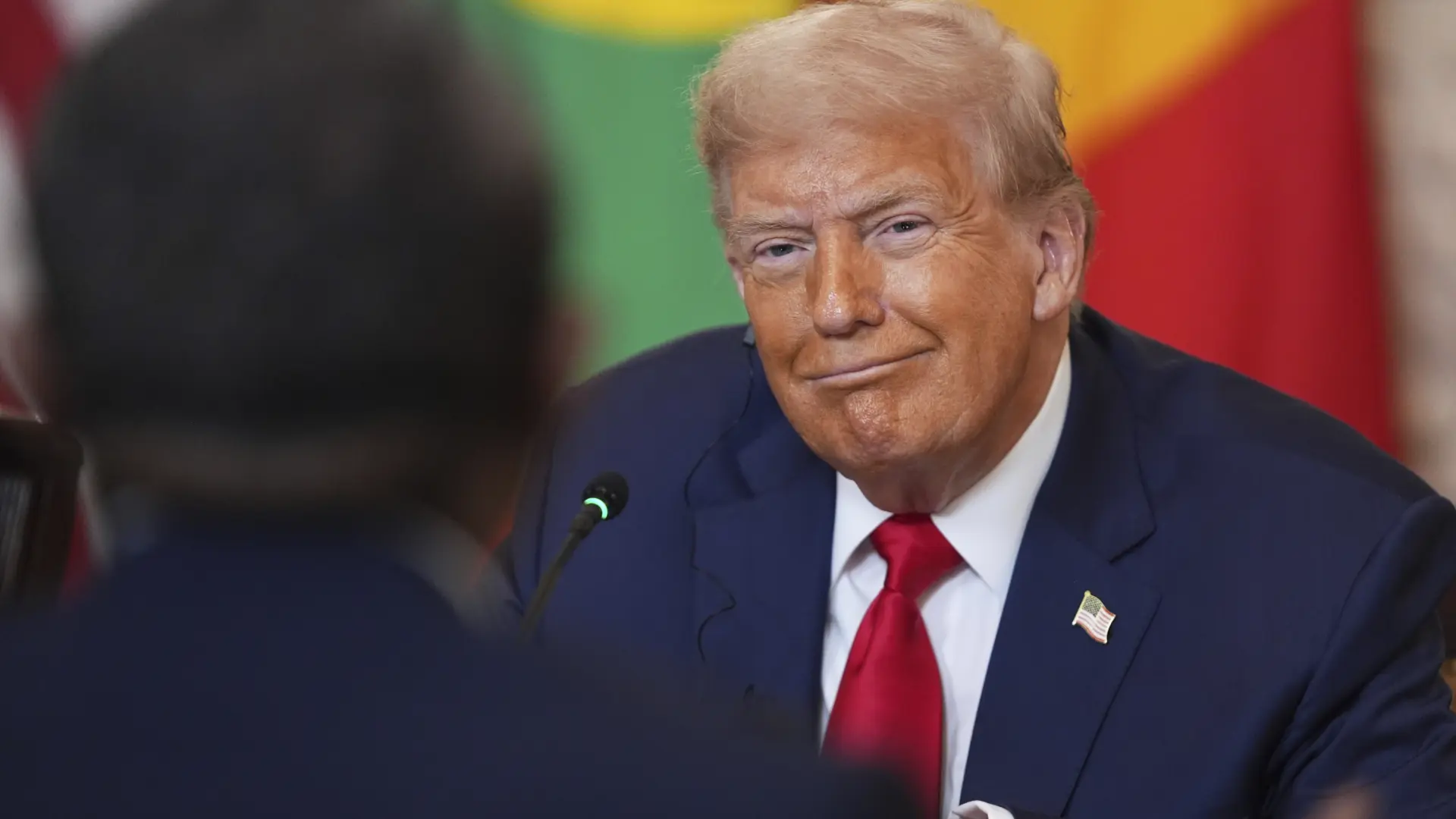 Trump amenaza a Rusia con aranceles del 100% si no hay acuerdo sobre Ucrania en 50 días